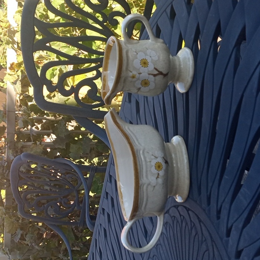 Vintage Mikasa "White Petals" Gravy Boat And Creamer Set